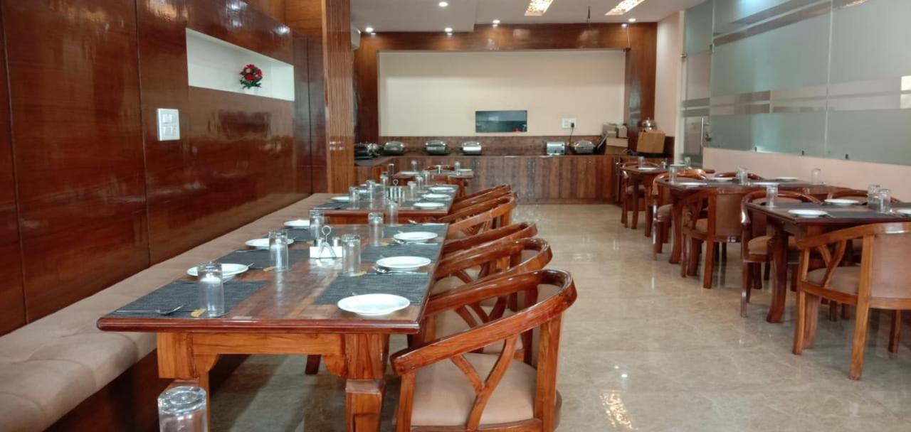 Spring Sky Haridwar By Shrigo Hotels Extérieur photo